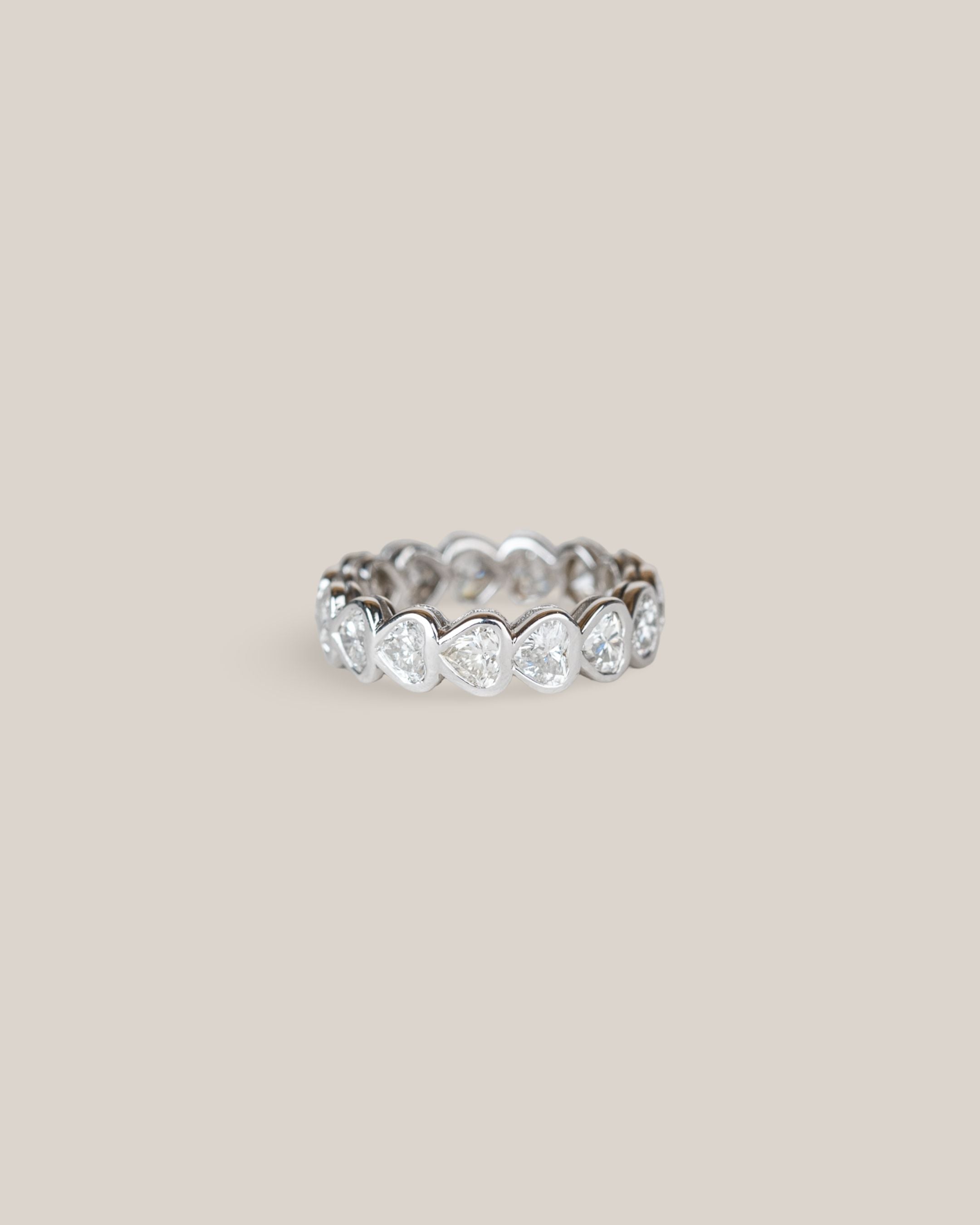 18kw 2.97ct Heart Shape Eternity