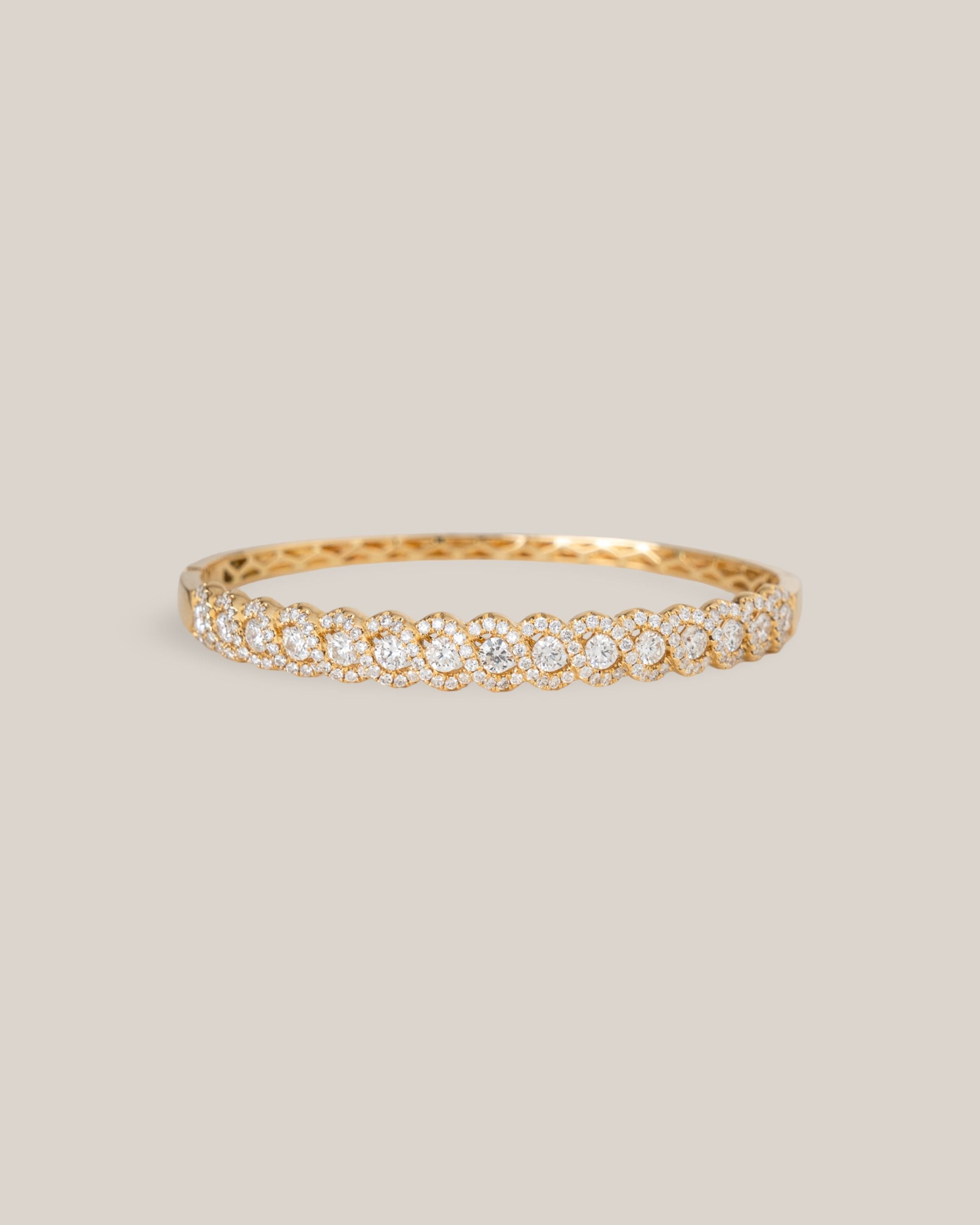 18ky 3.21ct Round Diamond Halo Bangle
