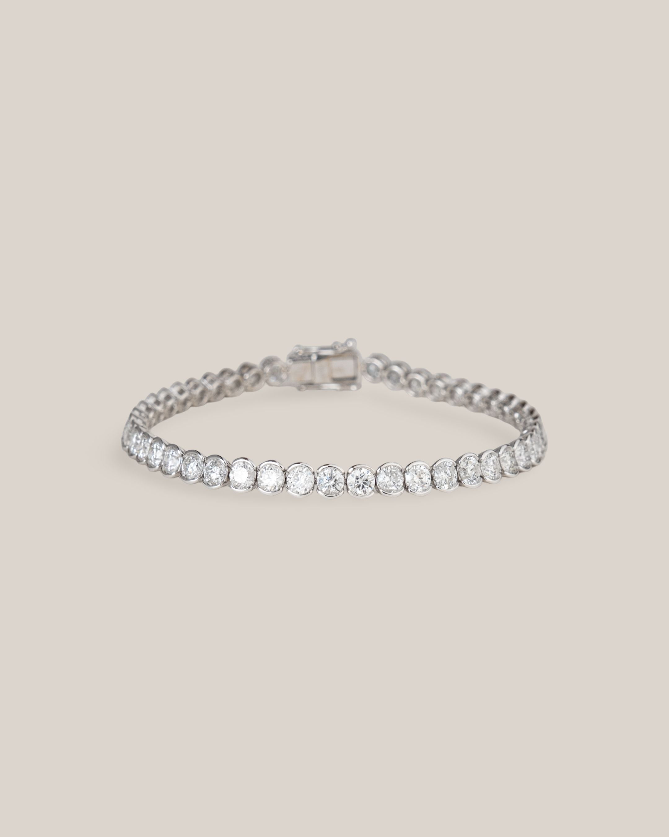 18kw 7" 8.91 ct Diamond Half Bezel Tennis Bracelet